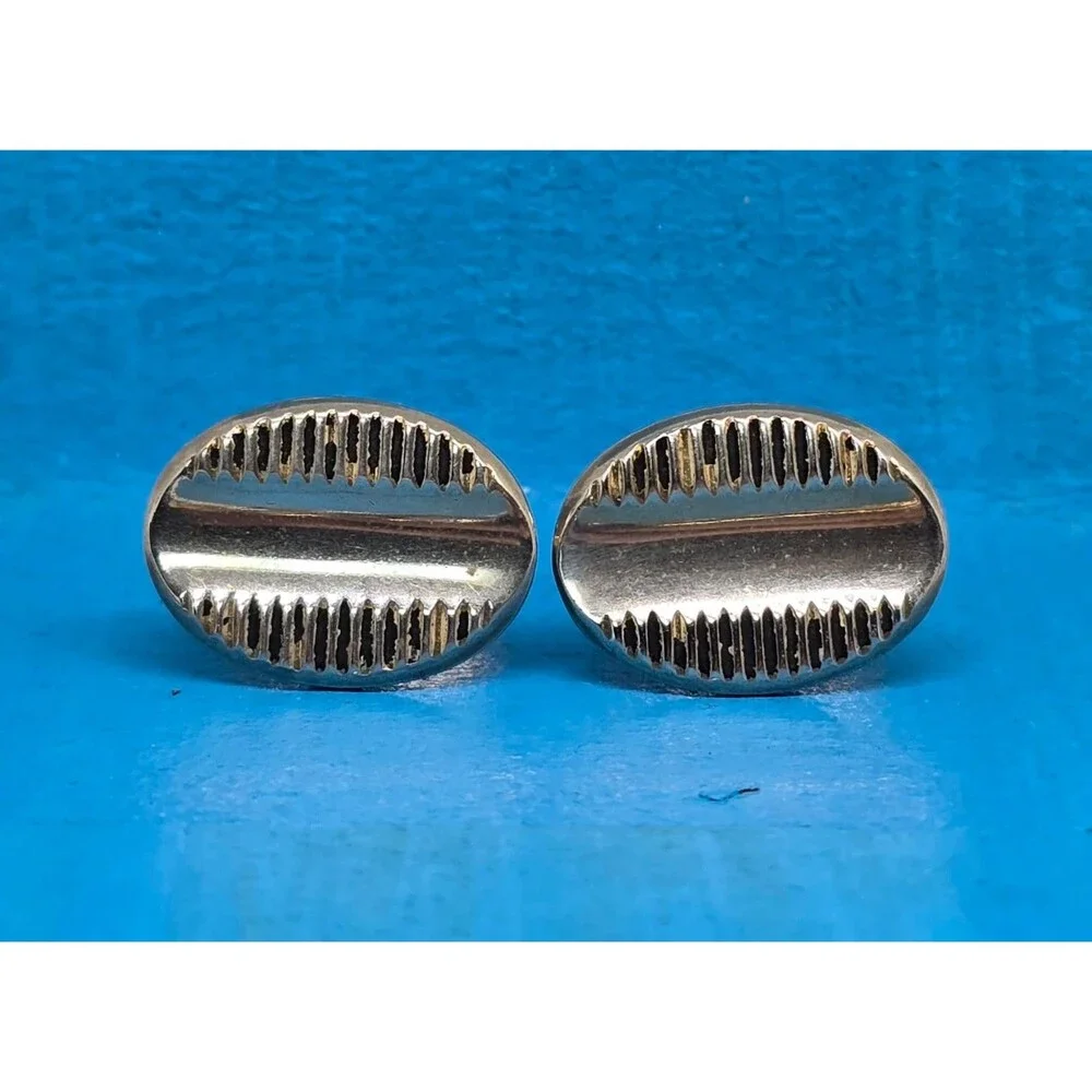 Vintage Silver Tone Textured Round Cuff Links - Classic Mens Jewelry